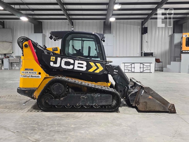 2021-jcb-3ts-8t-image-6