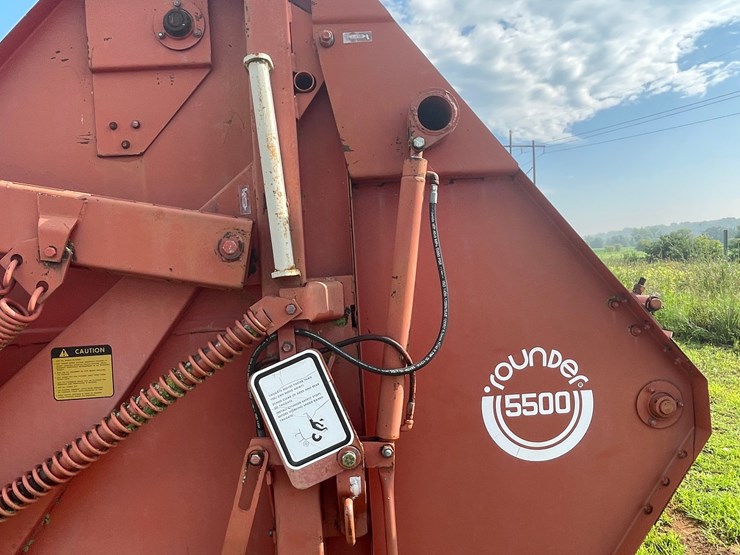 hesston-5500-image-14