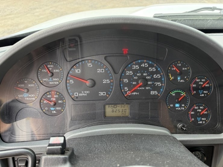 2002-international-durastar-4400-image-30