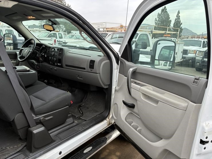 2012-gmc-sierra-2500-image-14