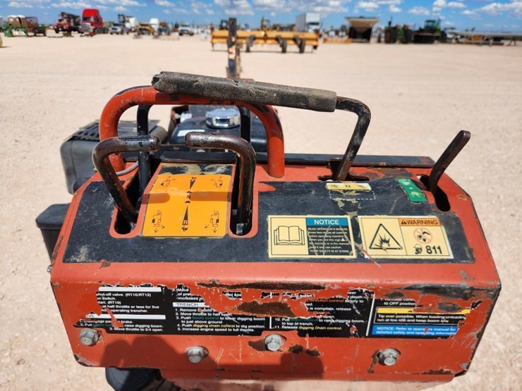 2011-ditch-witch-rt12-image-19