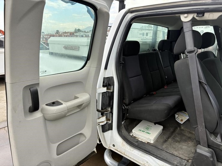 2012-gmc-sierra-2500-image-16