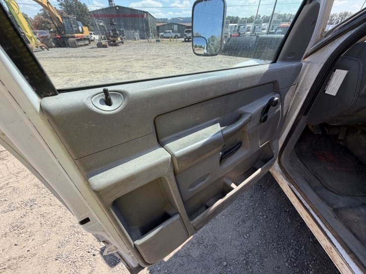 2008-dodge-ram-3500-image-24