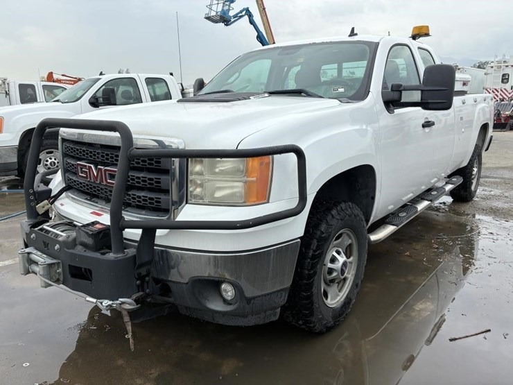 2012-gmc-sierra-2500-image-1