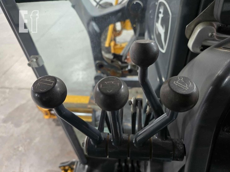 2016-deere-670g-image-18