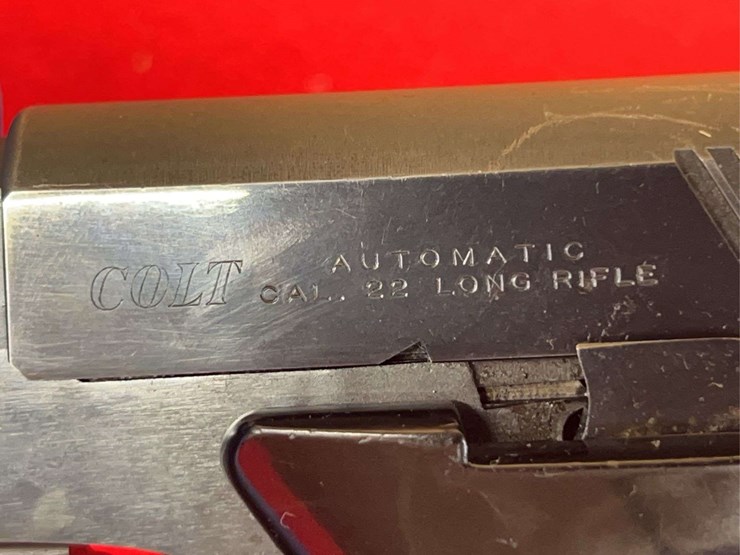colt-huntsman-.22-lr-semiauto-pistol-image-11
