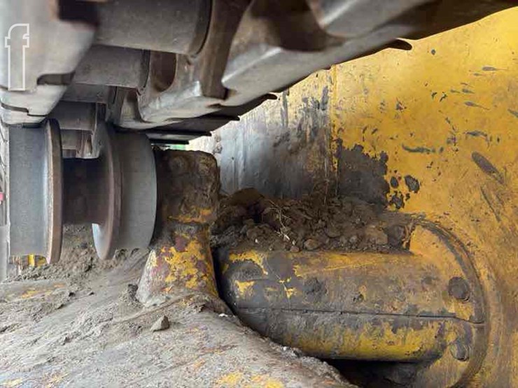 2014-komatsu-d51pxi-22-image-34