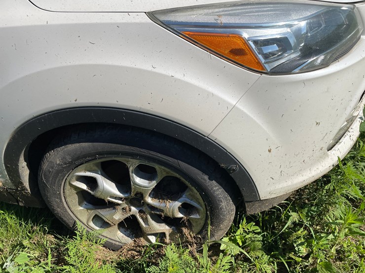 2014-ford-escape-titanium-image-15