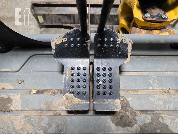 2019-caterpillar-303.5e2-cr-image-19