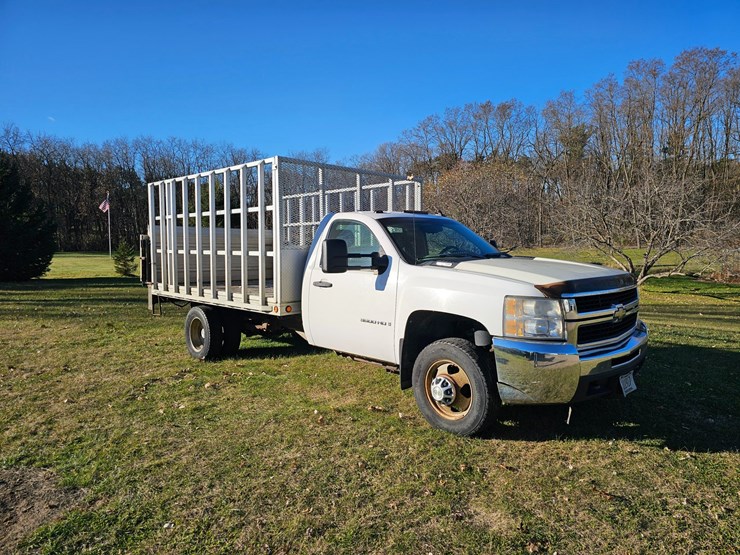2009-chevrolet-3500-image-1