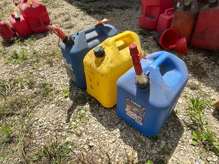 #3340-•-(3)-fuel-cans-image-2