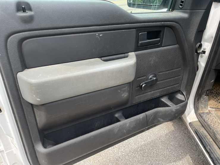 2014-ford-f150-xl-image-39