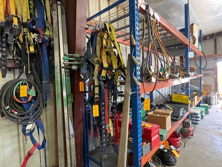 #4019-•-(9)-safety-harnesses'-image-1