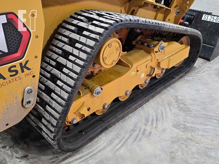 2025-caterpillar-255-image-38
