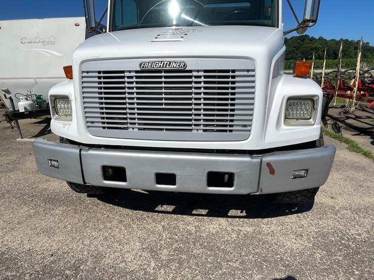1995-freightliner-fl80-image-38