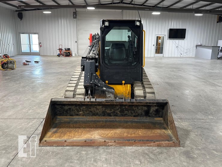 2021-jcb-3ts-8t-image-7