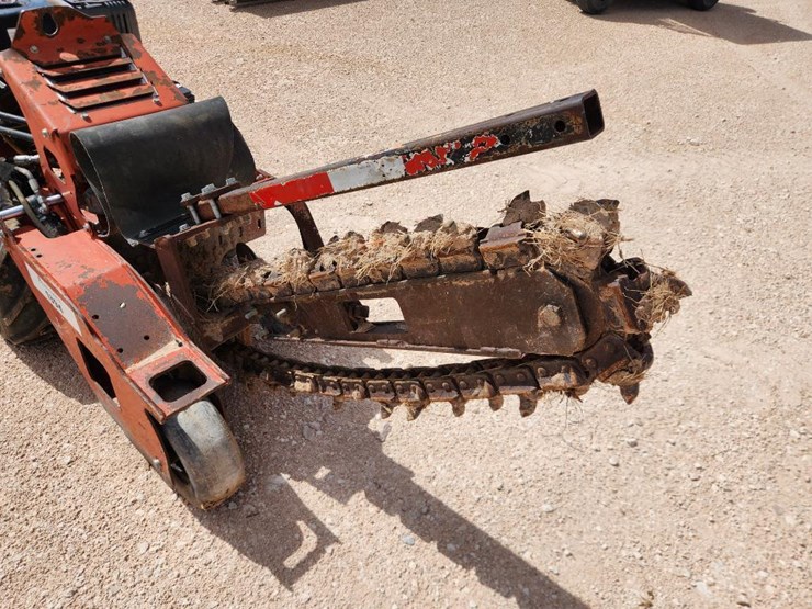 2011-ditch-witch-rt12-image-18