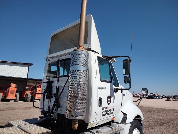 2012-international-prostar-image-21