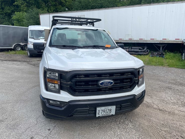 2023-ford-f150-xl-image-2