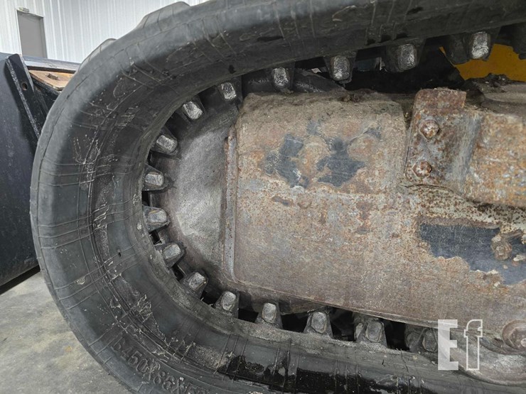2021-jcb-3ts-8t-image-22