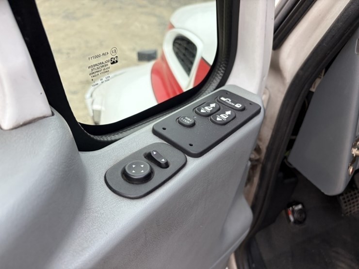 2002-international-durastar-4400-image-27