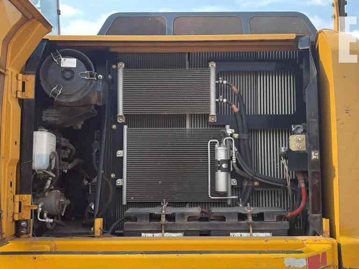 2013-deere-160g-lc-image-20