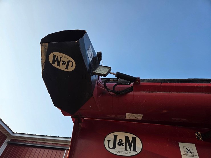 j&m-620-grain-cart-image-3