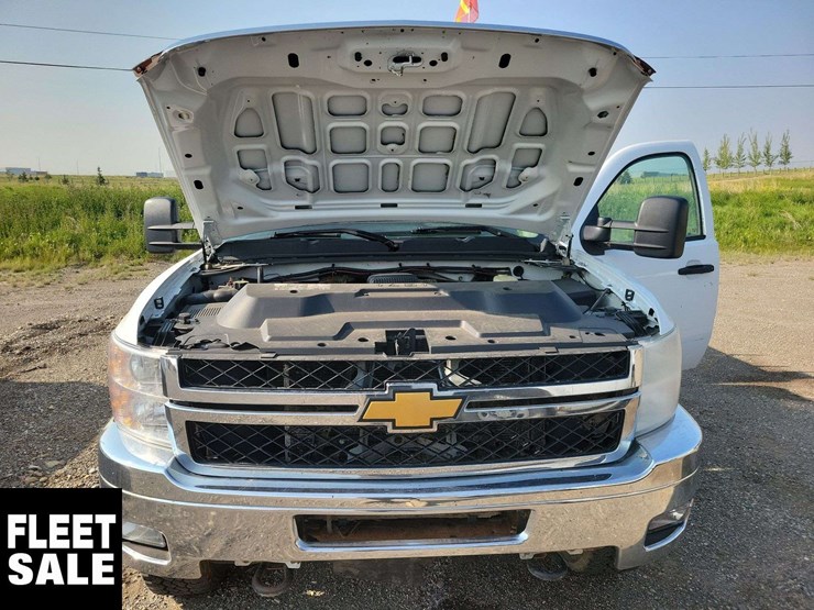 2013-chevrolet-silverado-3500hd-lt-image-51