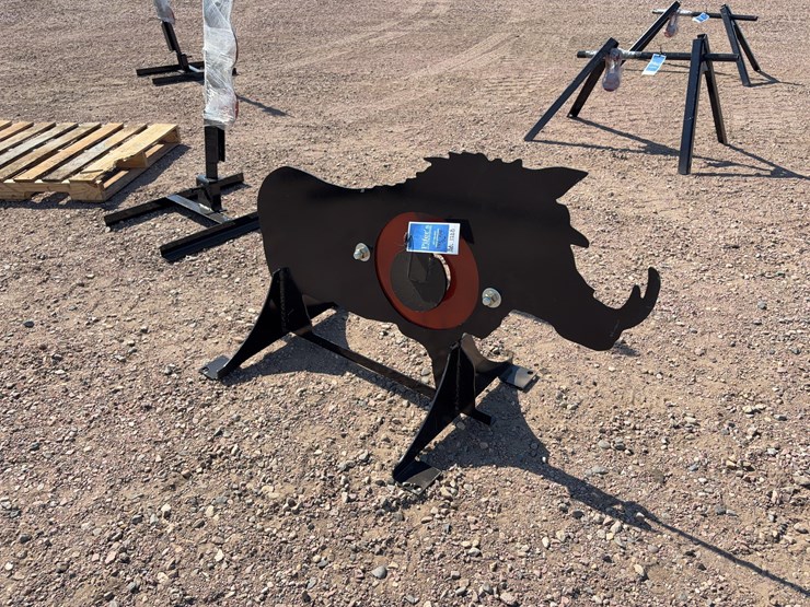 ar500-steel-boar-shooting-target-with-heart-flapper-image-3