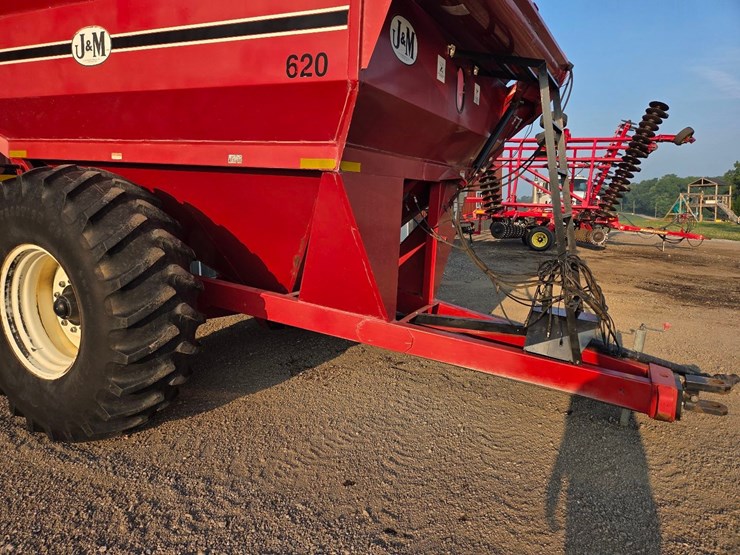 j&m-620-grain-cart-image-36