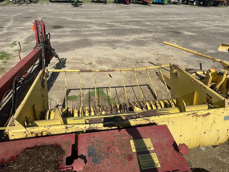 new-holland-880-image-6
