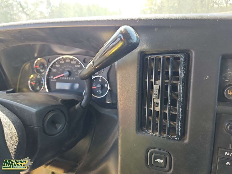 2013-gmc-1500-image-18