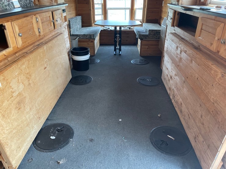 #5815-•-2012-ice-castle-ml-edition-ice-house/camper-(sells-with-paperwork-to-obtain-title)-image-33