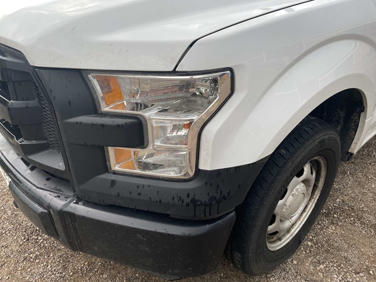 2017-ford-f150-xl-image-10