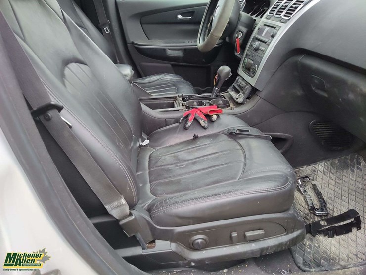 2010-gmc-acadia-image-19