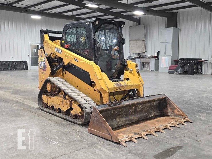 2022-caterpillar-259d3-image-2