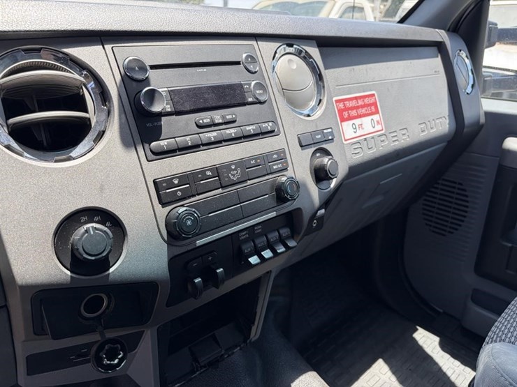 2012-ford-f550-image-28
