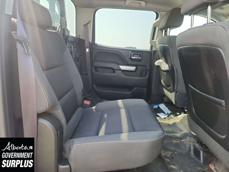 2015-chevrolet-silverado-2500hd-image-26