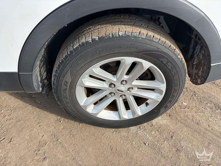 2016-ford-explorer-image-33
