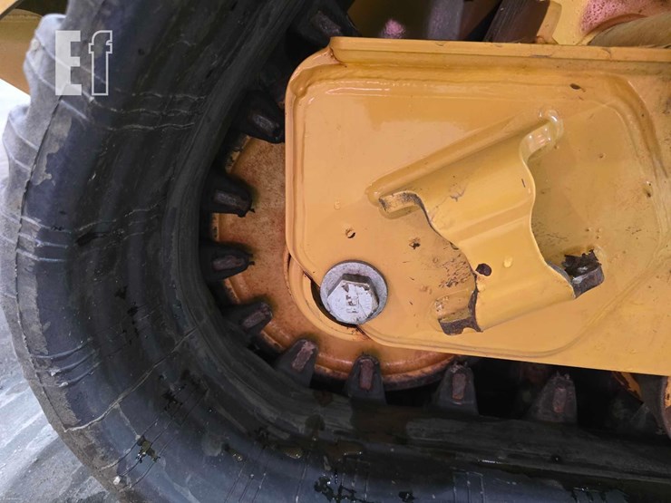 2025-caterpillar-255-image-36