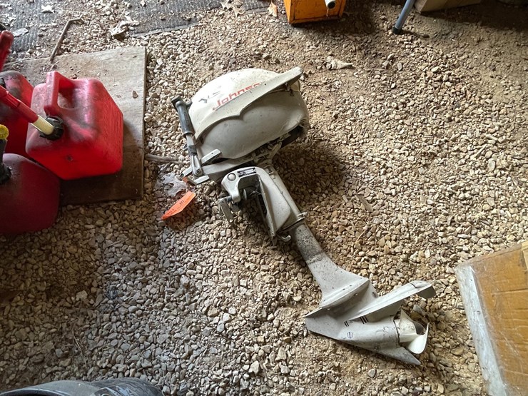 #3351-•-johnson-3hp-seahorse-outboard-motor-image-3