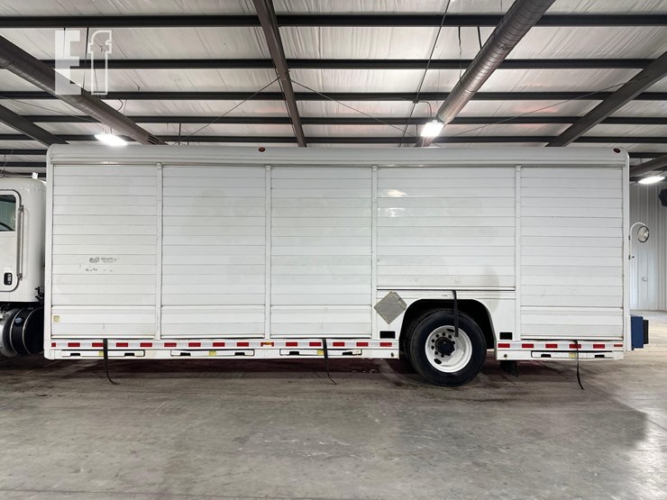 2015-peterbilt-337-image-10