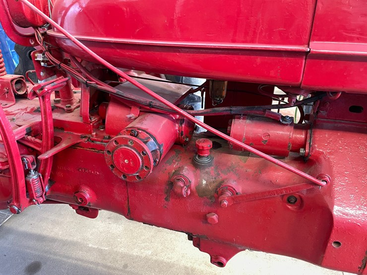 #1039-•-mccormick-farmall-h-tractor-(galesville,-wi)-image-12