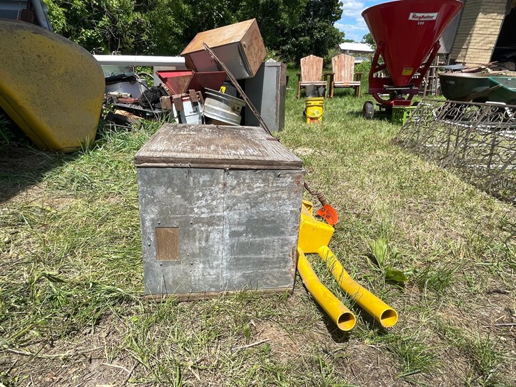 #3323-•-cub-cadet-lawn-tractor-brush-guard,-rug-beater,-and-metal-storage-box-image-4