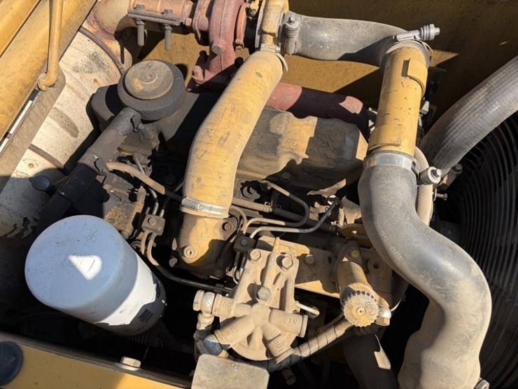2004-caterpillar-312-image-30