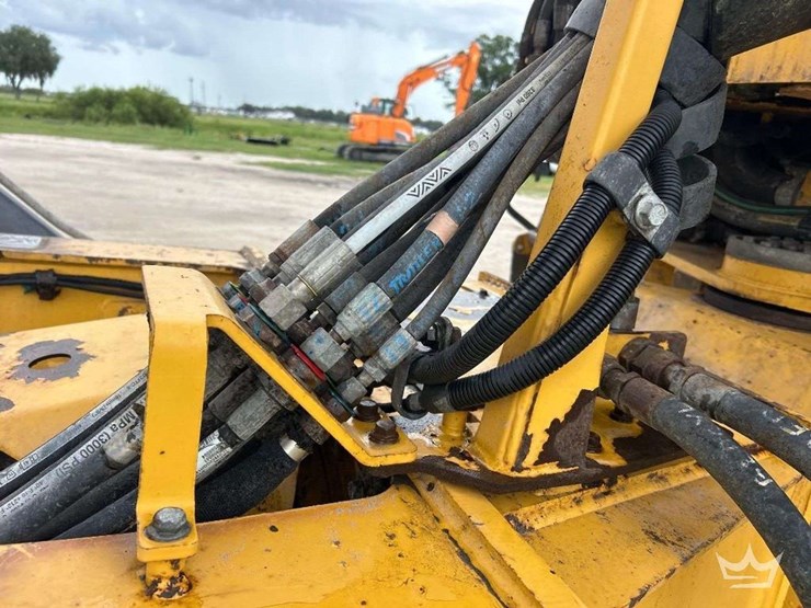 deere-260e-image-40