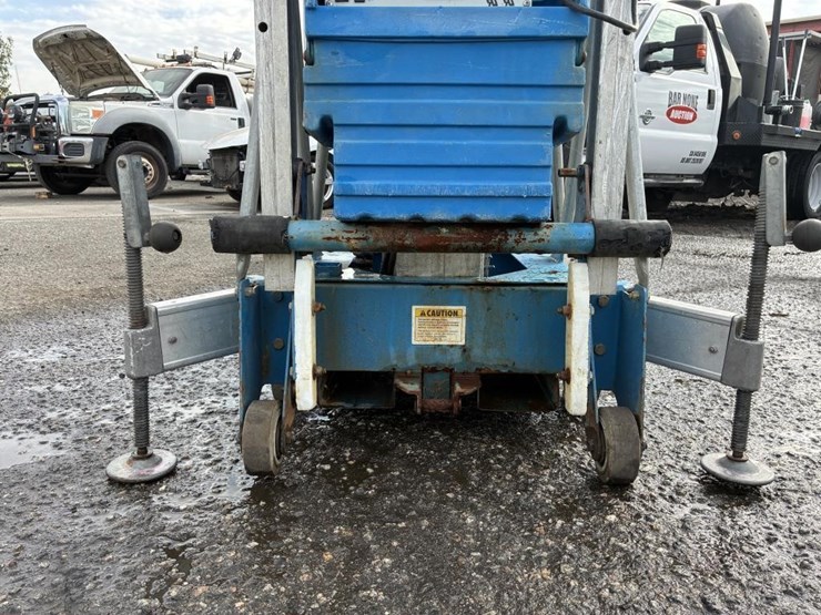 1995-genie-amp-30-man-lift-image-7
