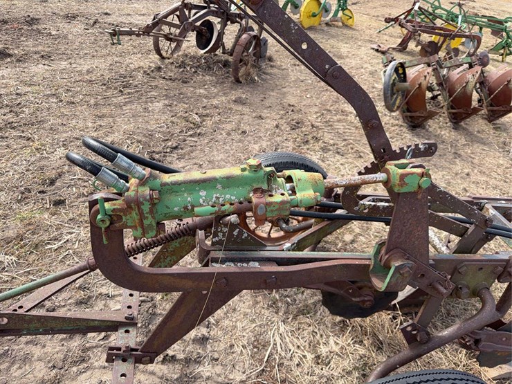john-deere-no.-44-pull-type-two-bottom-plow-image-10
