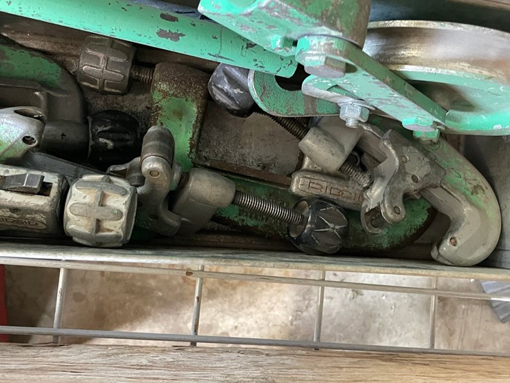 #4030-•-assorted-pipe-fitting-tools-image-4