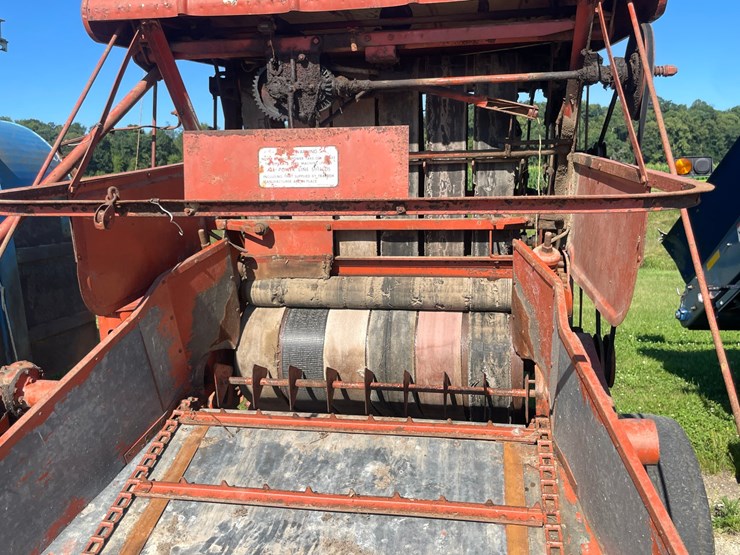 #1025-•-allis-chalmers-10-roto-baler-image-33